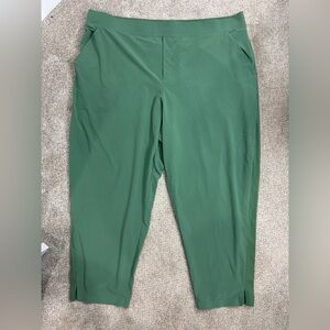 Athleta Green Cropped Ankle Pants